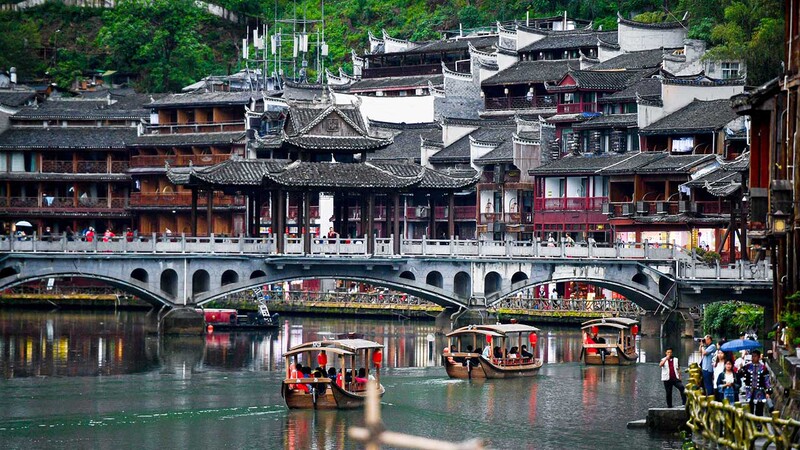 Phượng Hoàng Cổ Trấn
